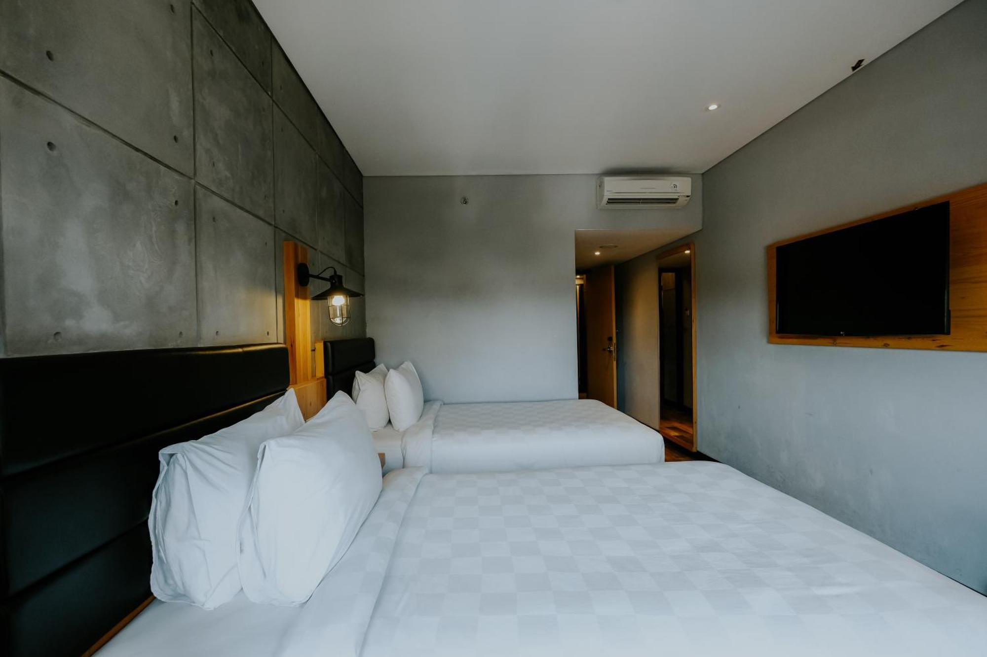 Ayaartta Hotel Malioboro Джок'якарта Екстер'єр фото