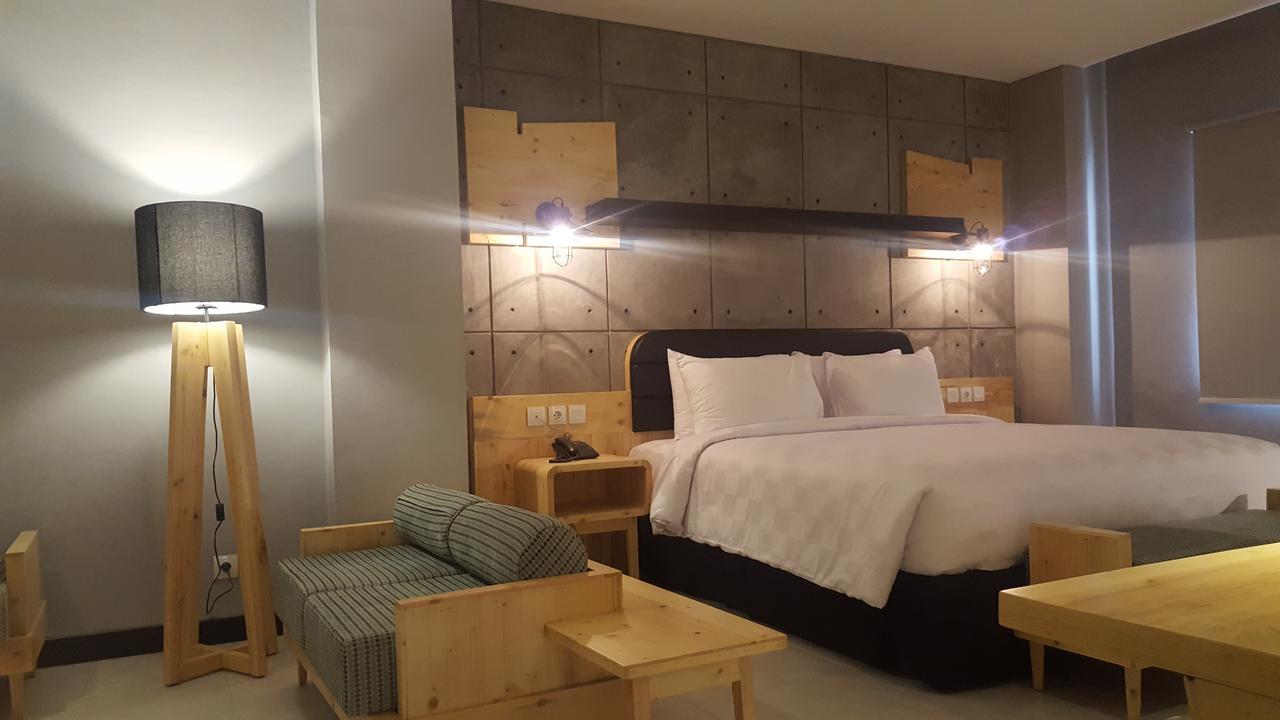 Ayaartta Hotel Malioboro Джок'якарта Екстер'єр фото